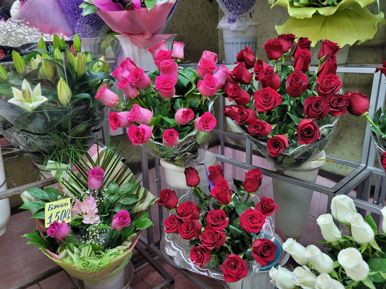 Фото «Стараемся держать цены»: сколько стоят букеты на 8 марта в Новосибирске и где остались недорогие цветы 6