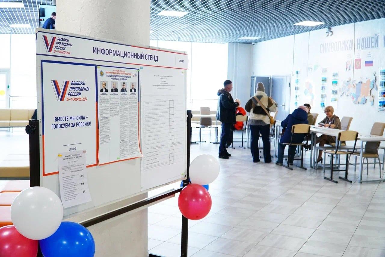 Фото Как в Новосибирске прошёл первый день выборов президента РФ — фоторепортаж 19