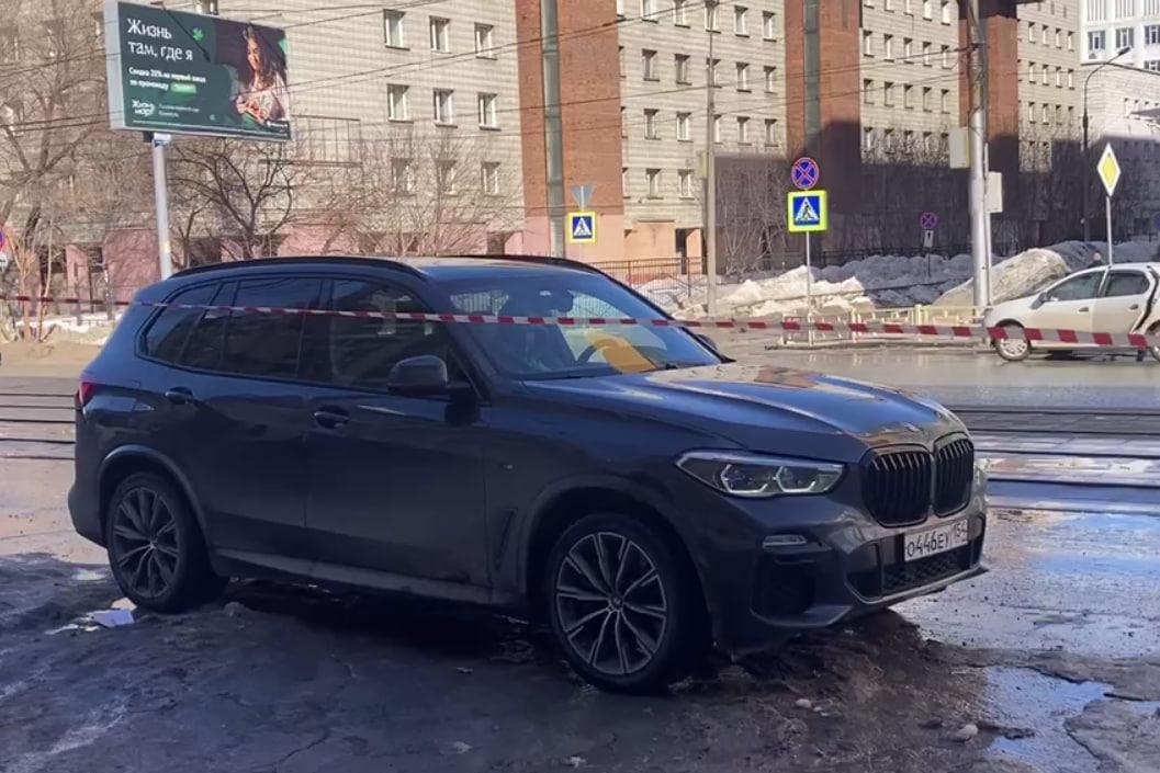 Фото Кологривого привезли в полицию Новосибирска на BMW с надписью «Не чушпанская» 2