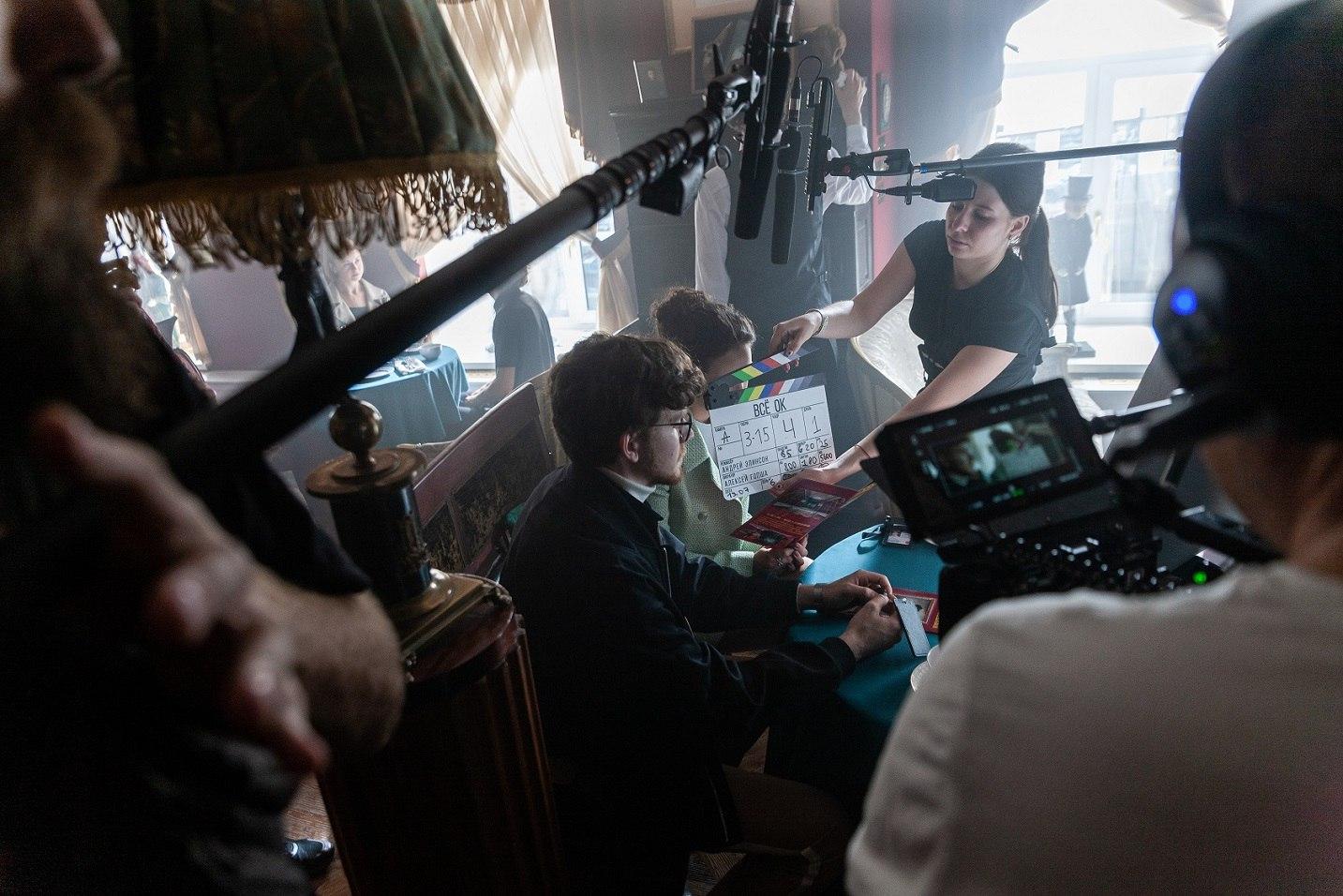 Фото Люблю тебя, Петра творенье: премьера комедии «Всё ОК» состоится 20 марта на Wink.ru 4 - Сиб.ФМ Фото Люблю тебя, Петра творенье: премьера комедии «Всё ОК» состоится 20 марта на Wink.ru 4