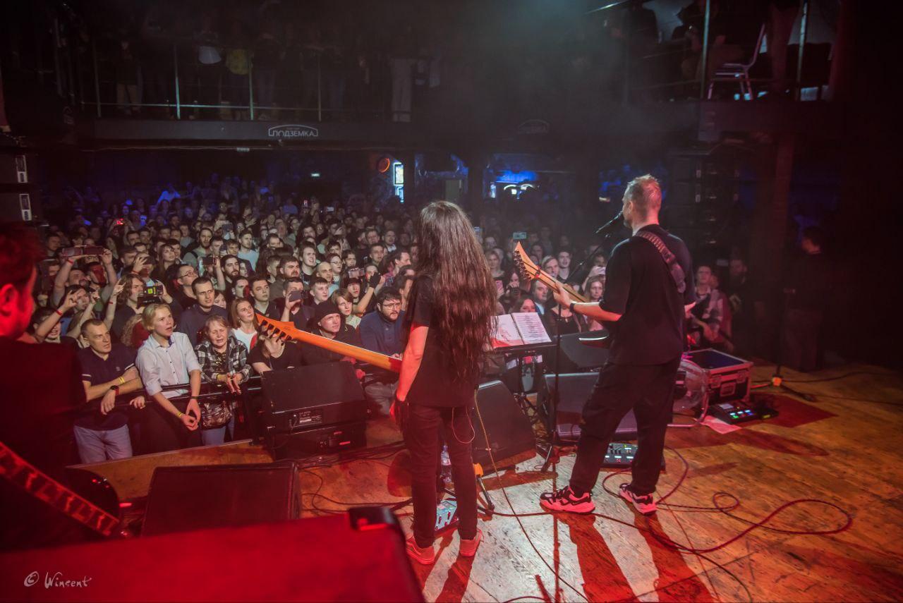 Фото Это аншлаг! Александр Пушной собрал полный зал на двухчасовом концерте в Новосибирске  — ФОТОРЕПОРТАЖ 24