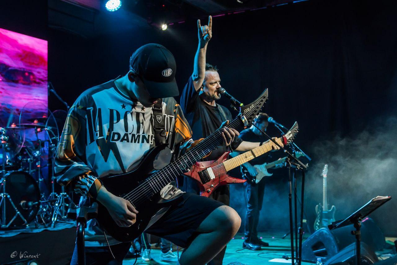 Фото Это аншлаг! Александр Пушной собрал полный зал на двухчасовом концерте в Новосибирске  — ФОТОРЕПОРТАЖ 20