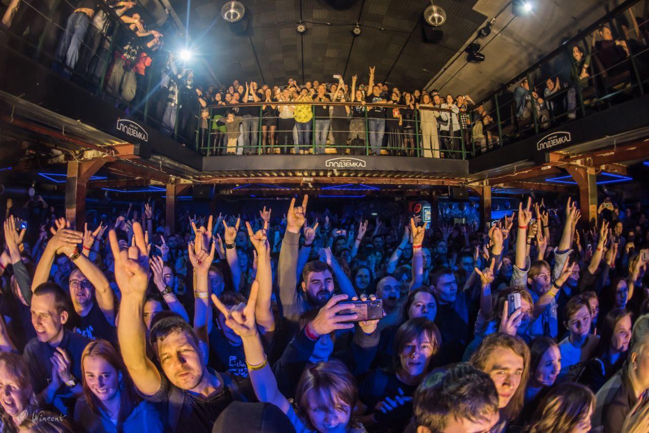 Фото Это аншлаг! Александр Пушной собрал полный зал на двухчасовом концерте в Новосибирске  — ФОТОРЕПОРТАЖ 5