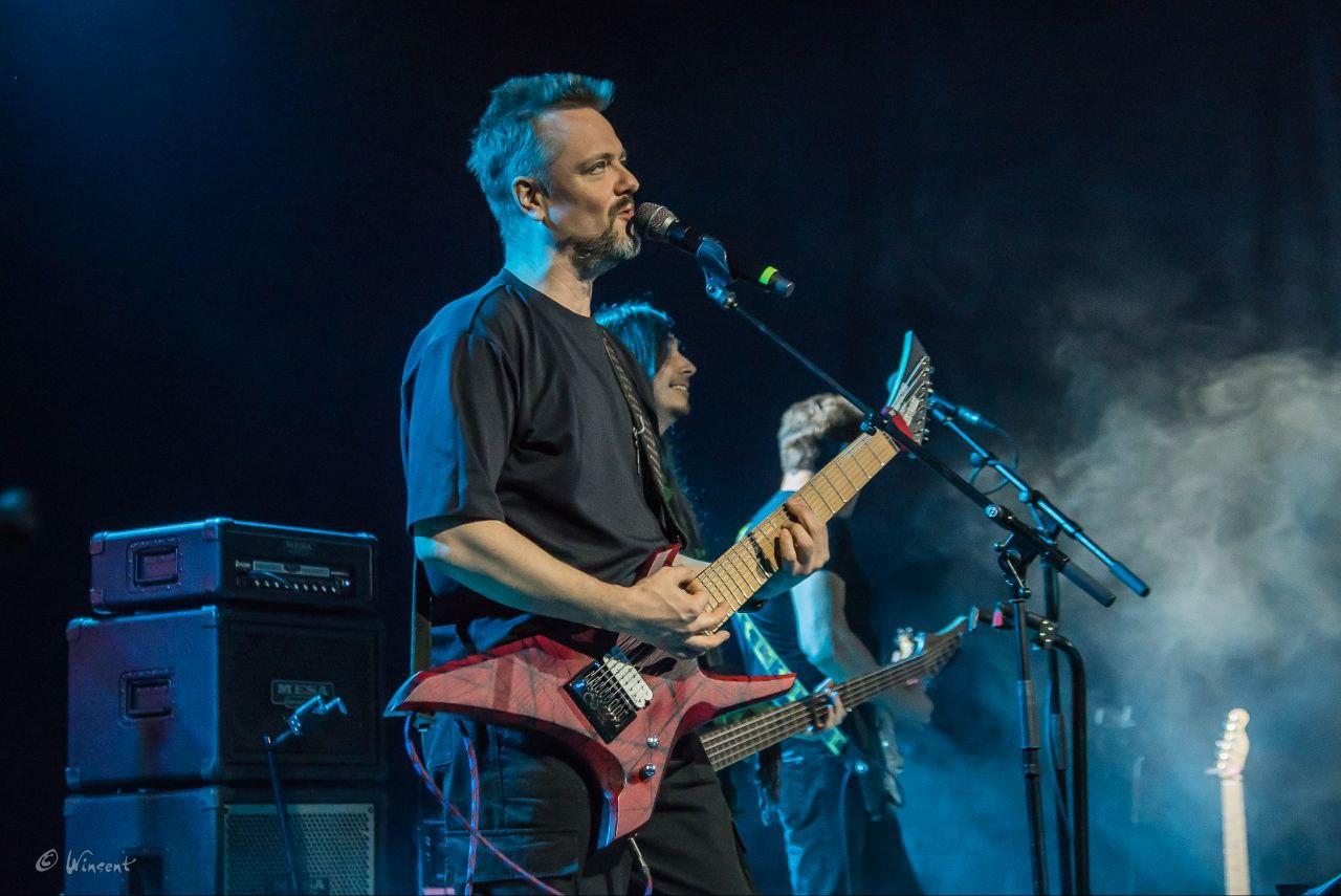 Фото Это аншлаг! Александр Пушной собрал полный зал на двухчасовом концерте в Новосибирске  — ФОТОРЕПОРТАЖ 10