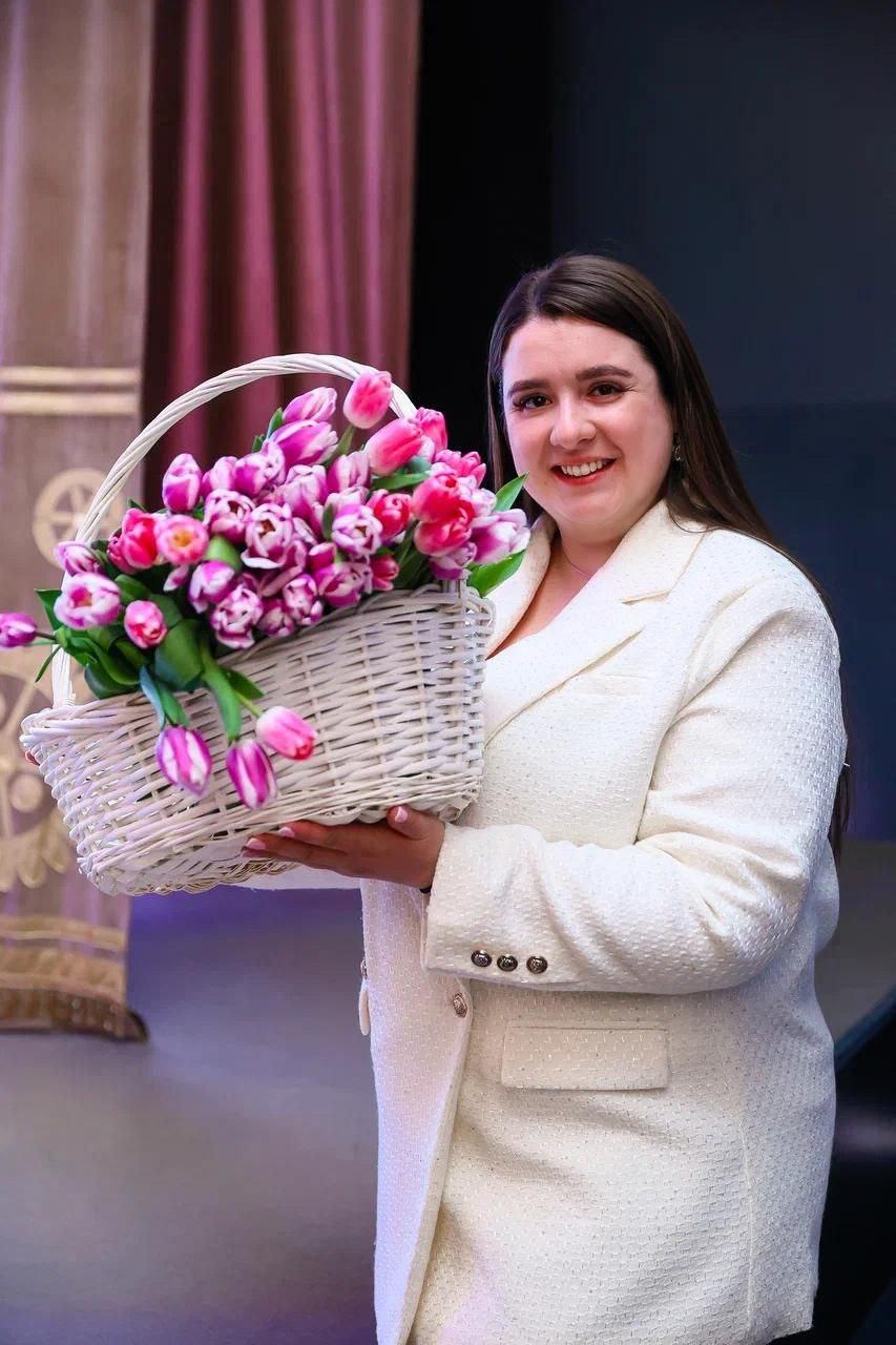 Фото Новосибирские женщины показали свои букеты на 8 Марта 13 - Сиб.ФМ Фото Новосибирские женщины показали свои букеты на 8 Марта 13