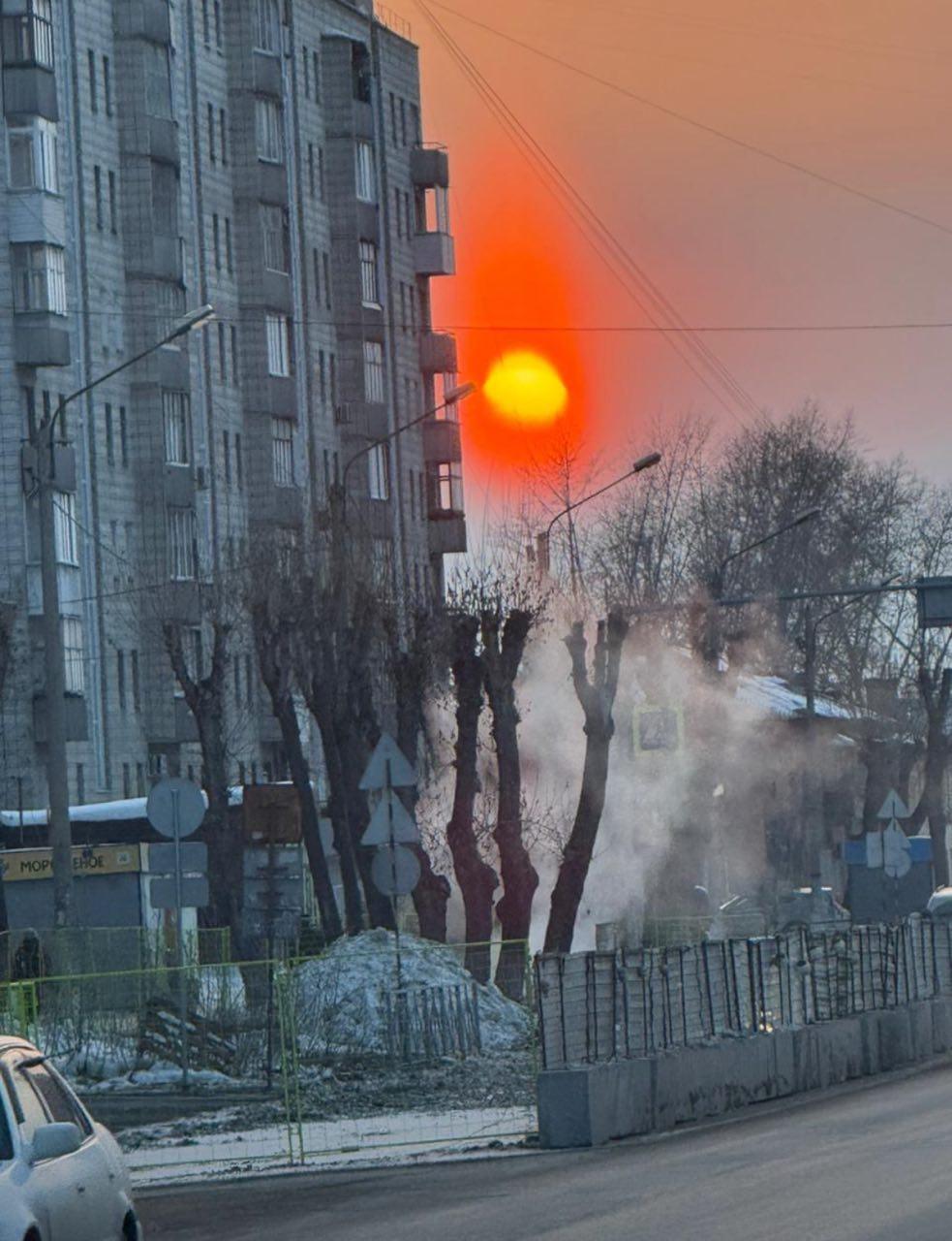 Фото Жители Новосибирска заметили в небе красный закат 2 - Сиб.ФМ Фото Жители Новосибирска заметили в небе красный закат 2