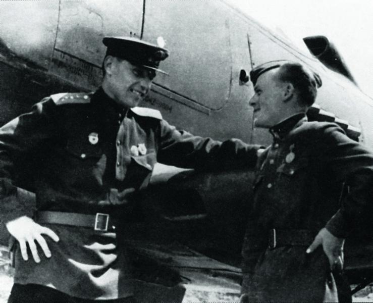 Фото Уничтожил 59 вражеских самолётов. В Новосибирске опубликованы архивные кадры маршала авиации Александра Покрышкина в честь 112-летия 2 - Сиб.ФМ Фото Уничтожил 59 вражеских самолётов. В Новосибирске опубликованы архивные кадры маршала авиации Александра Покрышкина в честь 112-летия 2