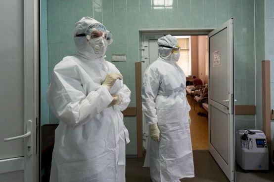 Фото Свыше 5000 погибших, новая вакцина и локдаун. Как пять лет назад COVID-19 захватил Новосибирск 8