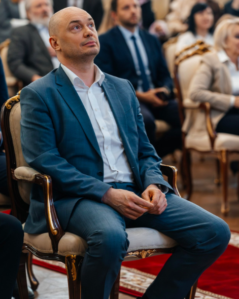 Фото В Новосибирске названы имена победителей бизнес-премии «Звёздная лига»: яркие кадры церемонии награждения 36 - Сиб.ФМ Фото В Новосибирске названы имена победителей бизнес-премии «Звёздная лига»: яркие кадры церемонии награждения 36