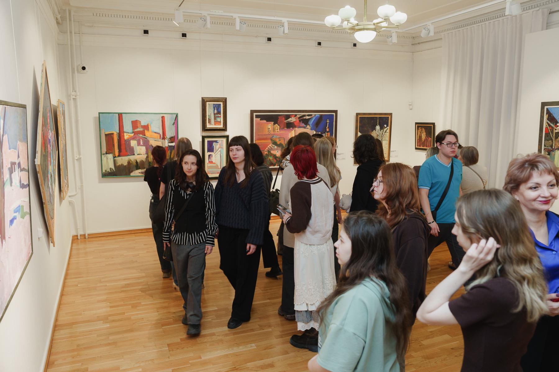 Фото В Художественном музее открылась выставка Константина Петрова в рамках Транссибирского Арт-Фестиваля 6