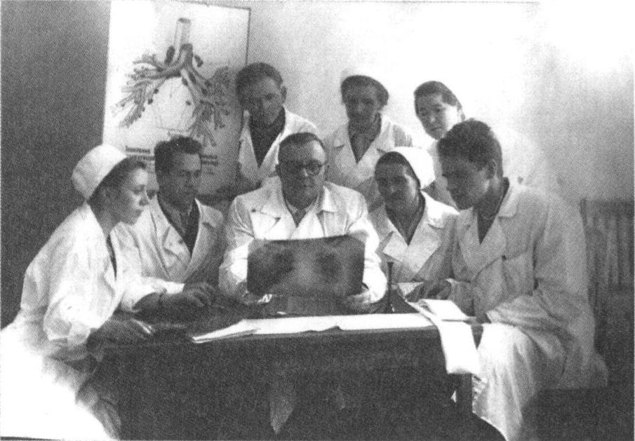 Фото «Фотографии» костей и мобильные кабинеты: опубликованы архивные снимки новосибирского рентгена в СССР 5 - Сиб.ФМ Фото «Фотографии» костей и мобильные кабинеты: опубликованы архивные снимки новосибирского рентгена в СССР 5