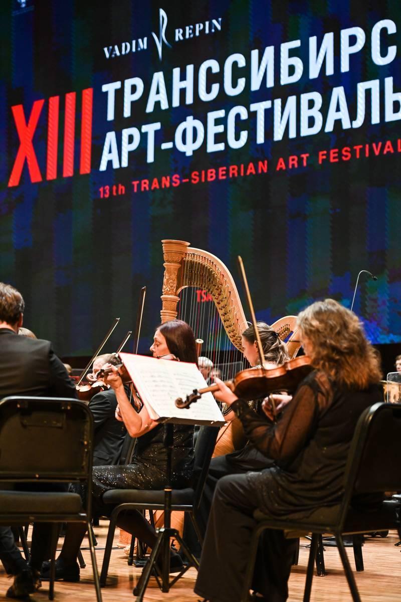 Фото XIII Транссибирский арт-фестиваль открылся в Новосибирске: яркие кадры с первого дня праздника искусств 13