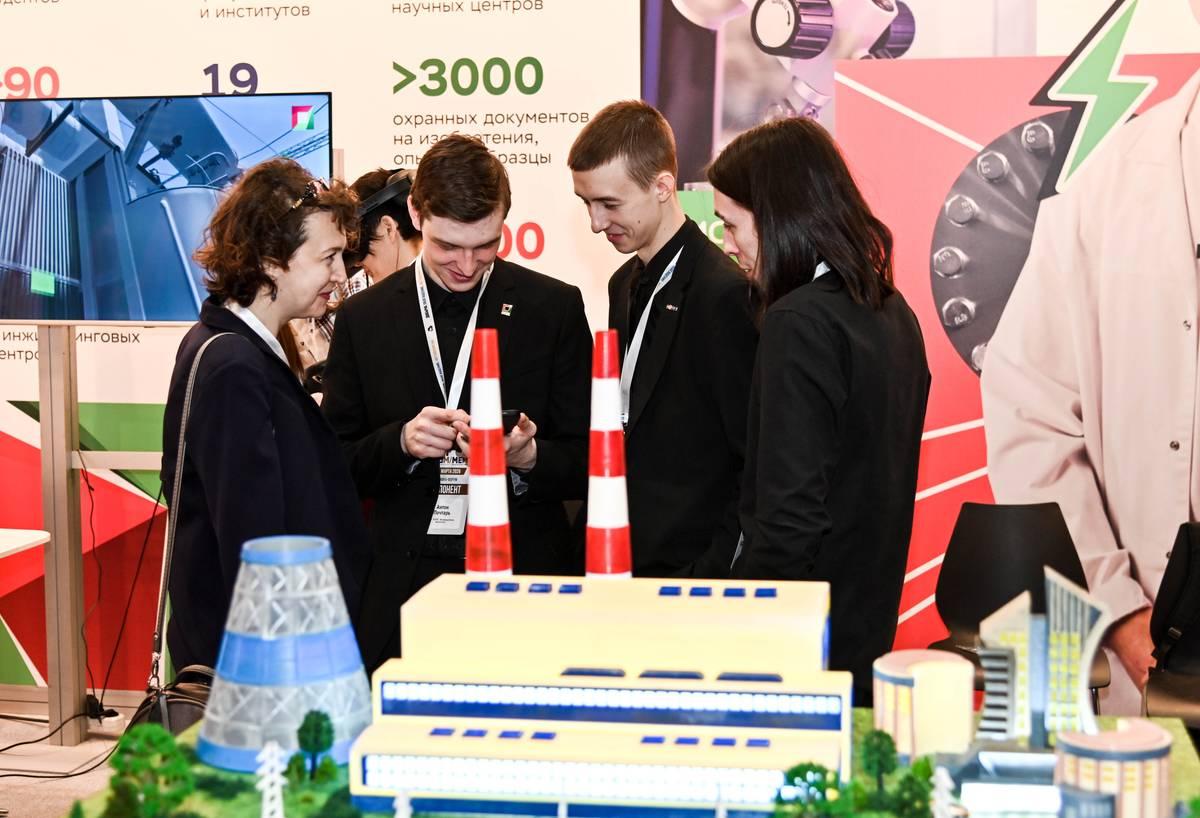 Фото В Новосибирске открылась международная выставка-форум «Добыча. Обогащение. Металлургия». Фоторепортаж 8