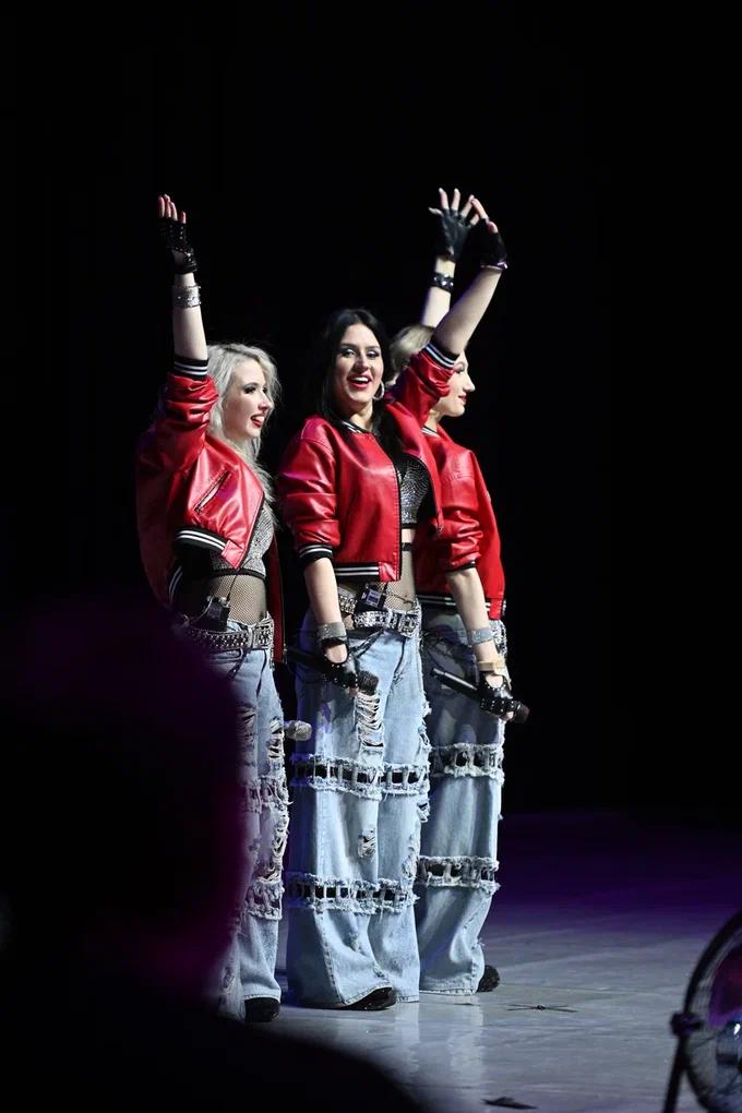 Фото «Хоп, мусорок» и «Наколочки»: в Новосибирске выступили Воровайки. ФОТОРЕПОРТАЖ 10