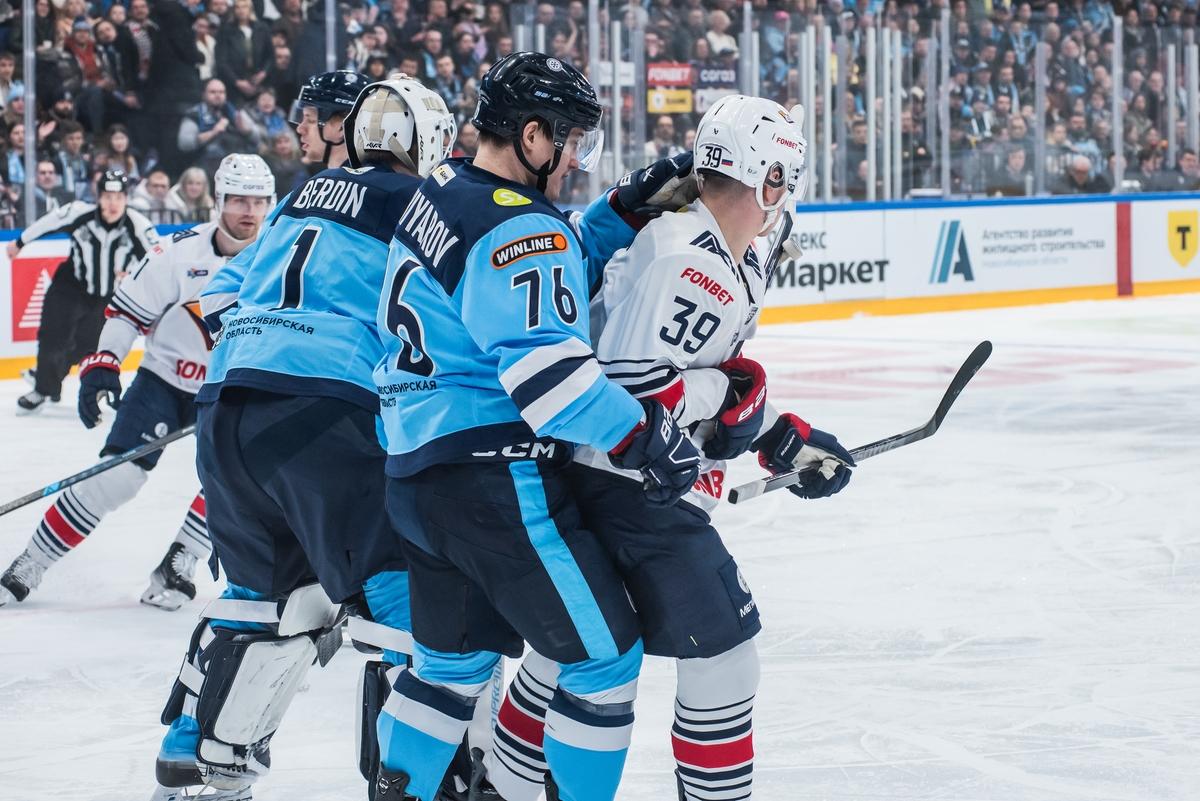 Фото Новосибирская «Сибирь» одержала волевую победу над «Металлургом»: яркие кадры напряжённого матча 6