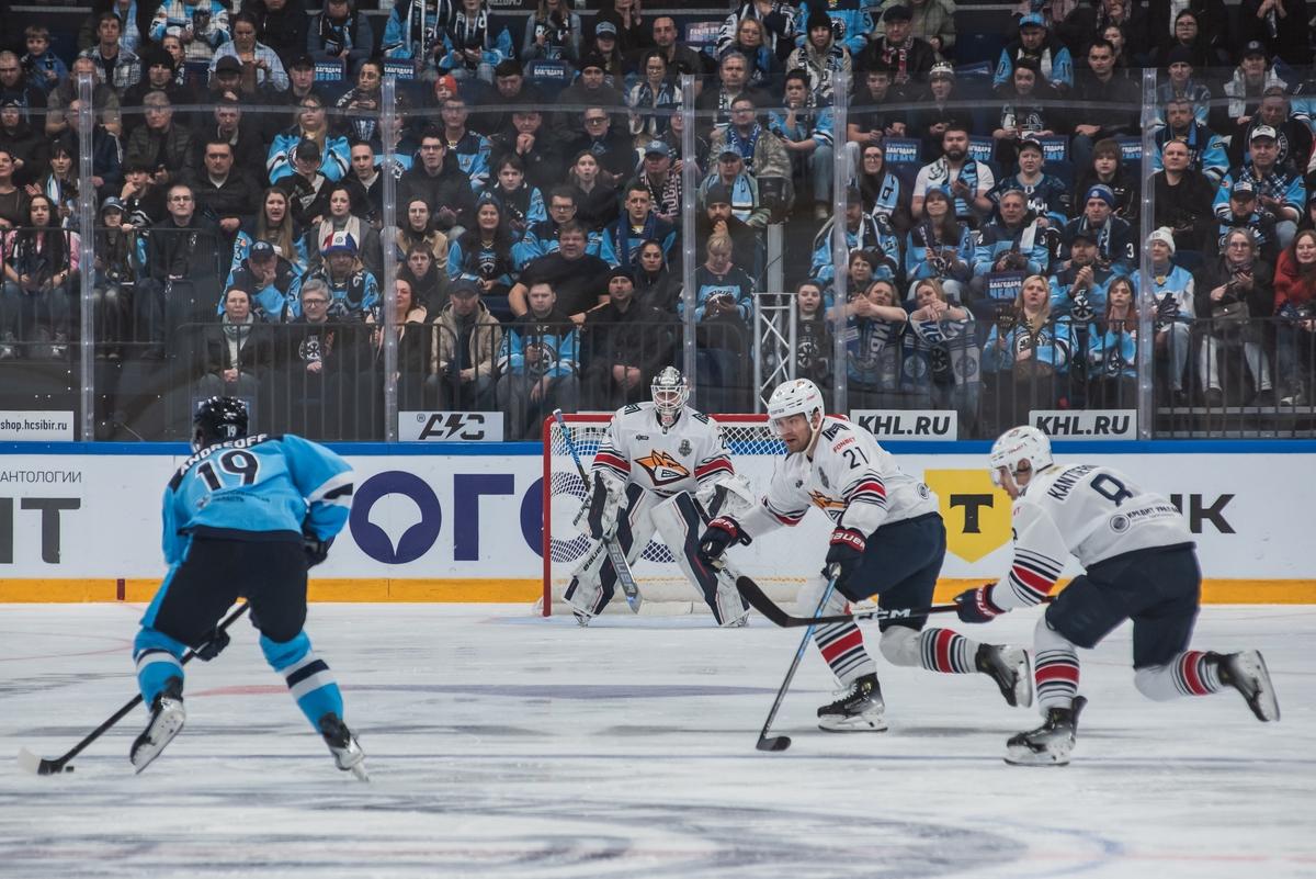 Фото Новосибирская «Сибирь» одержала волевую победу над «Металлургом»: яркие кадры напряжённого матча 7