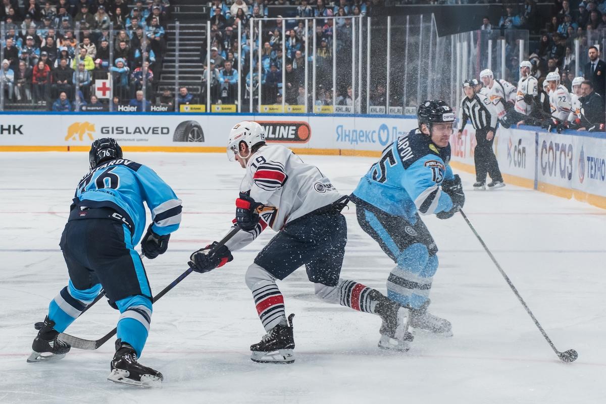 Фото Новосибирская «Сибирь» одержала волевую победу над «Металлургом»: яркие кадры напряжённого матча 8
