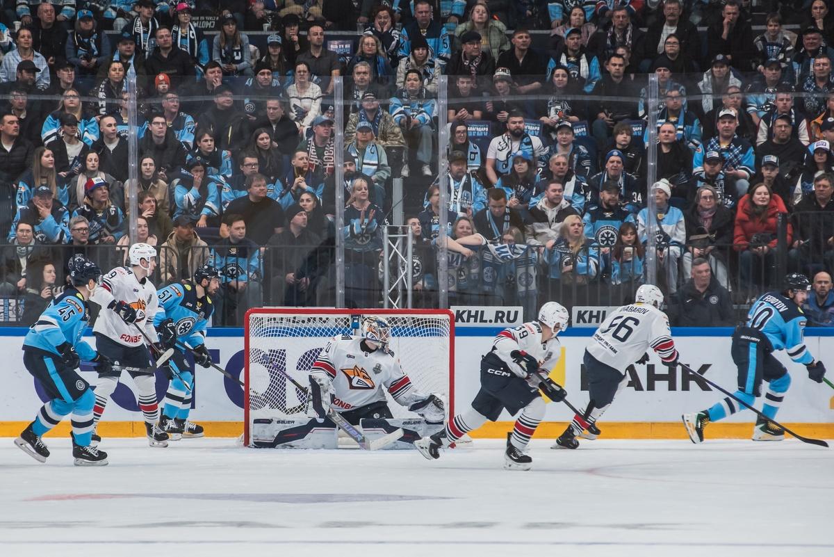 Фото Новосибирская «Сибирь» одержала волевую победу над «Металлургом»: яркие кадры напряжённого матча 13