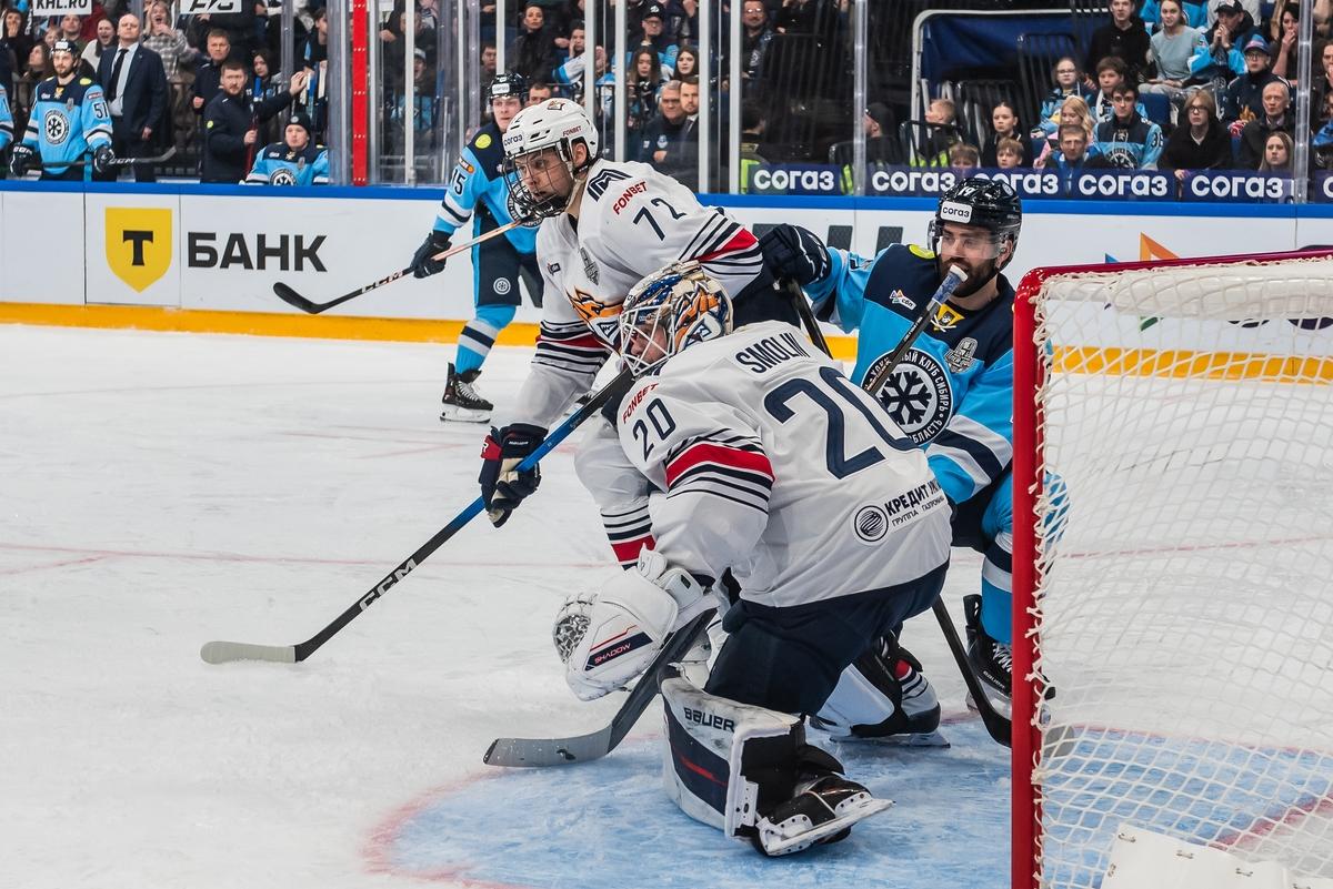 Фото Новосибирская «Сибирь» одержала волевую победу над «Металлургом»: яркие кадры напряжённого матча 17
