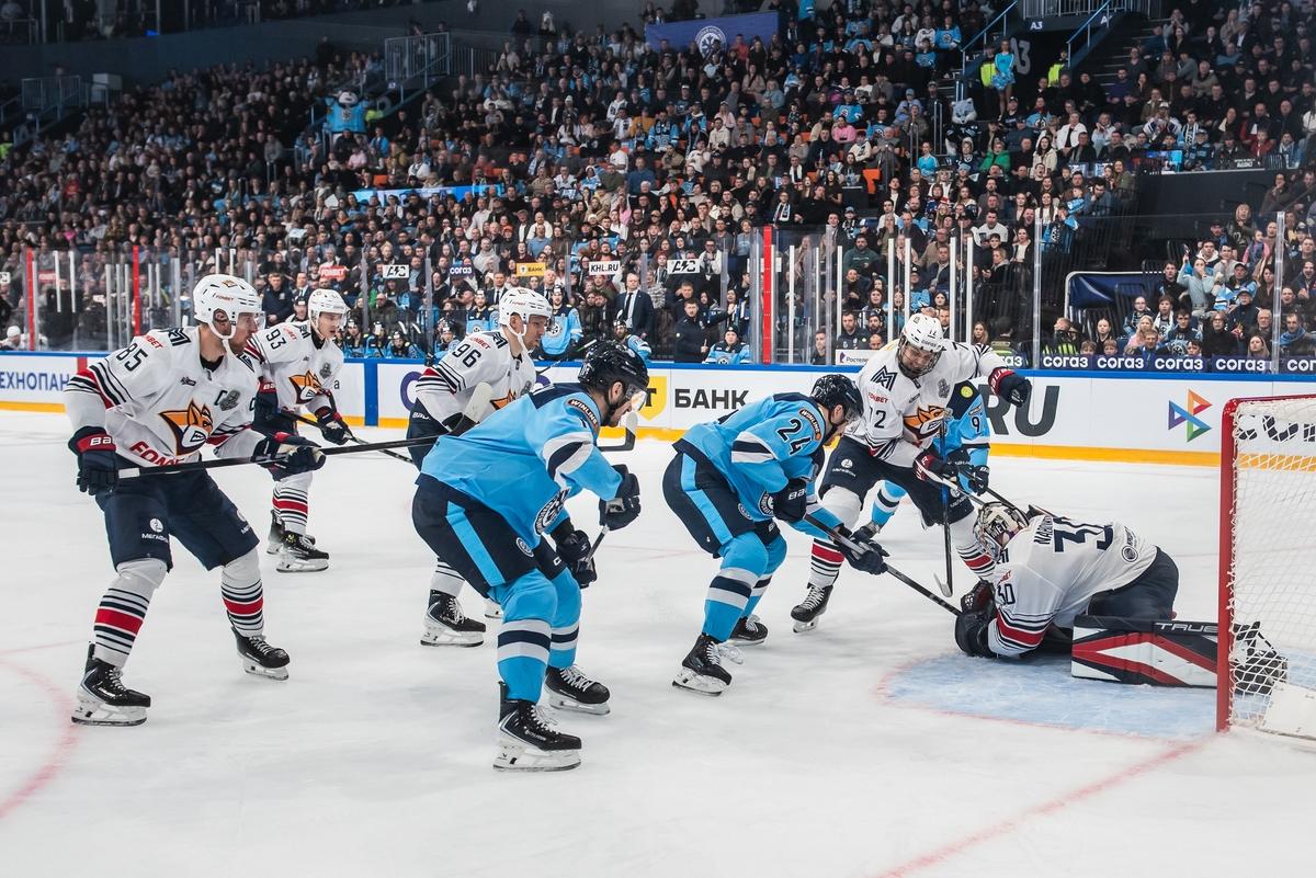 Фото Новосибирская «Сибирь» одержала волевую победу над «Металлургом»: яркие кадры напряжённого матча 22