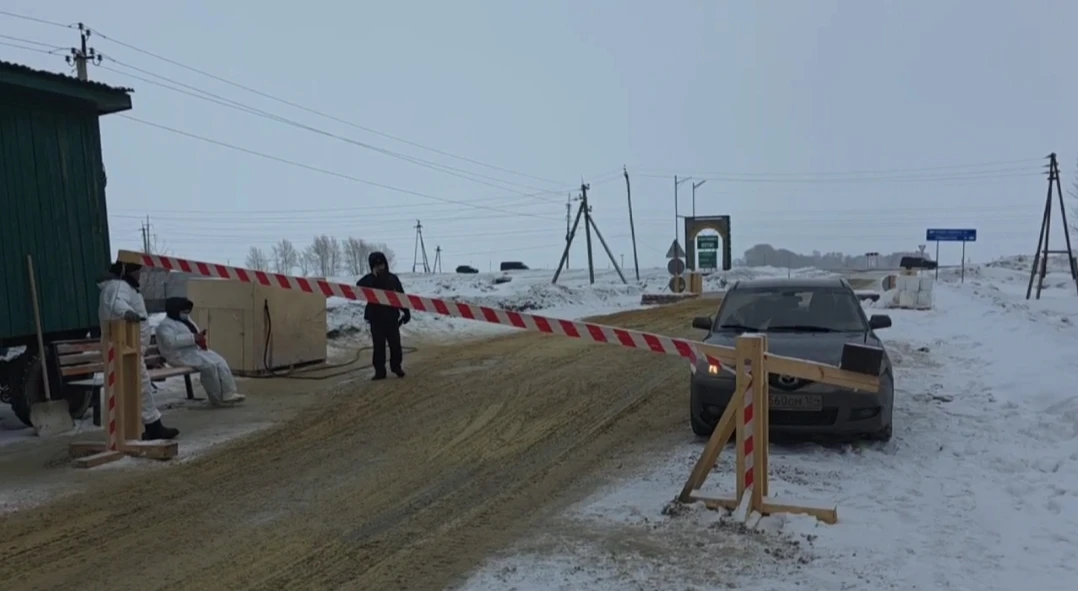 Фото Блокпосты организовали на въездах в новосибирские деревни и села, где изымают скот 3