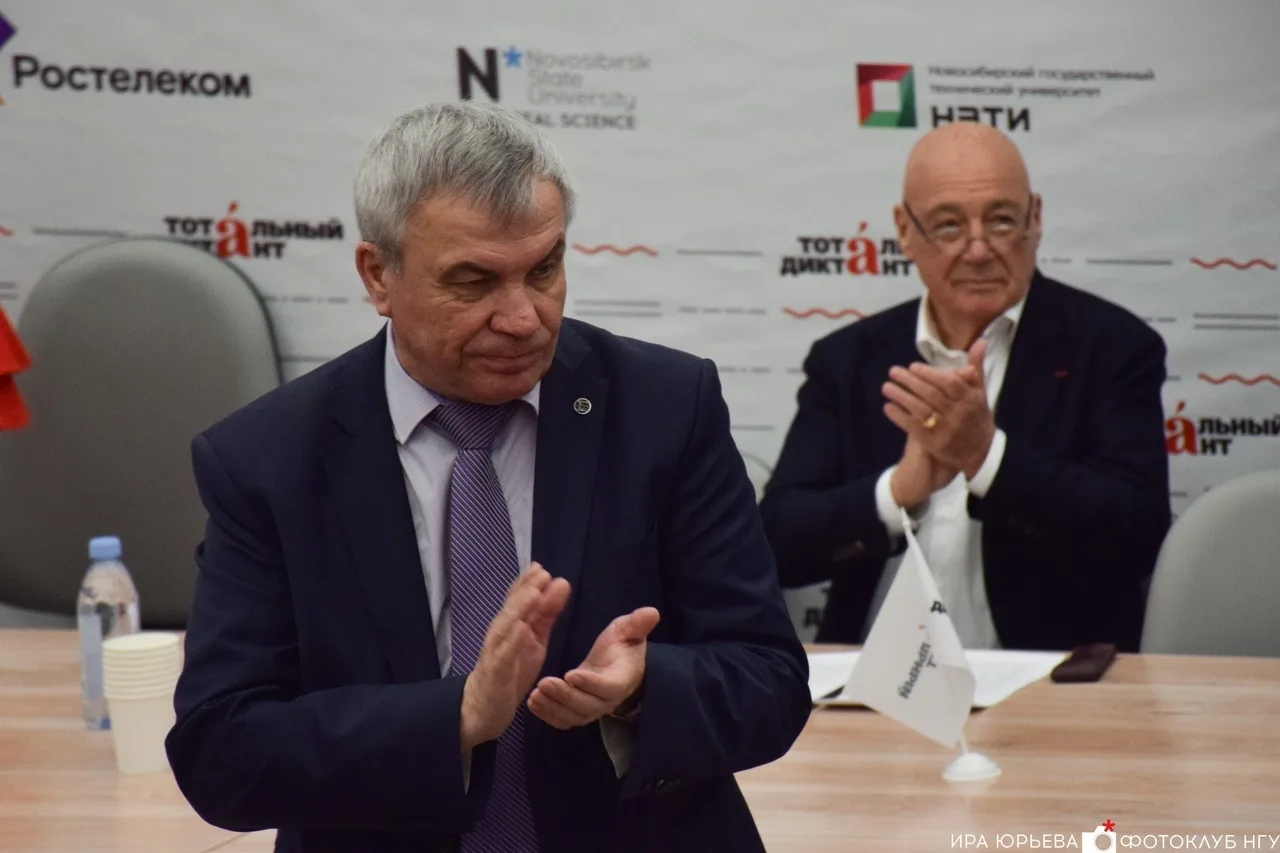 Фото В Новосибирске опубликовали 10 фото Сергея Лазарева и Владимира Познера в их день рождения 11