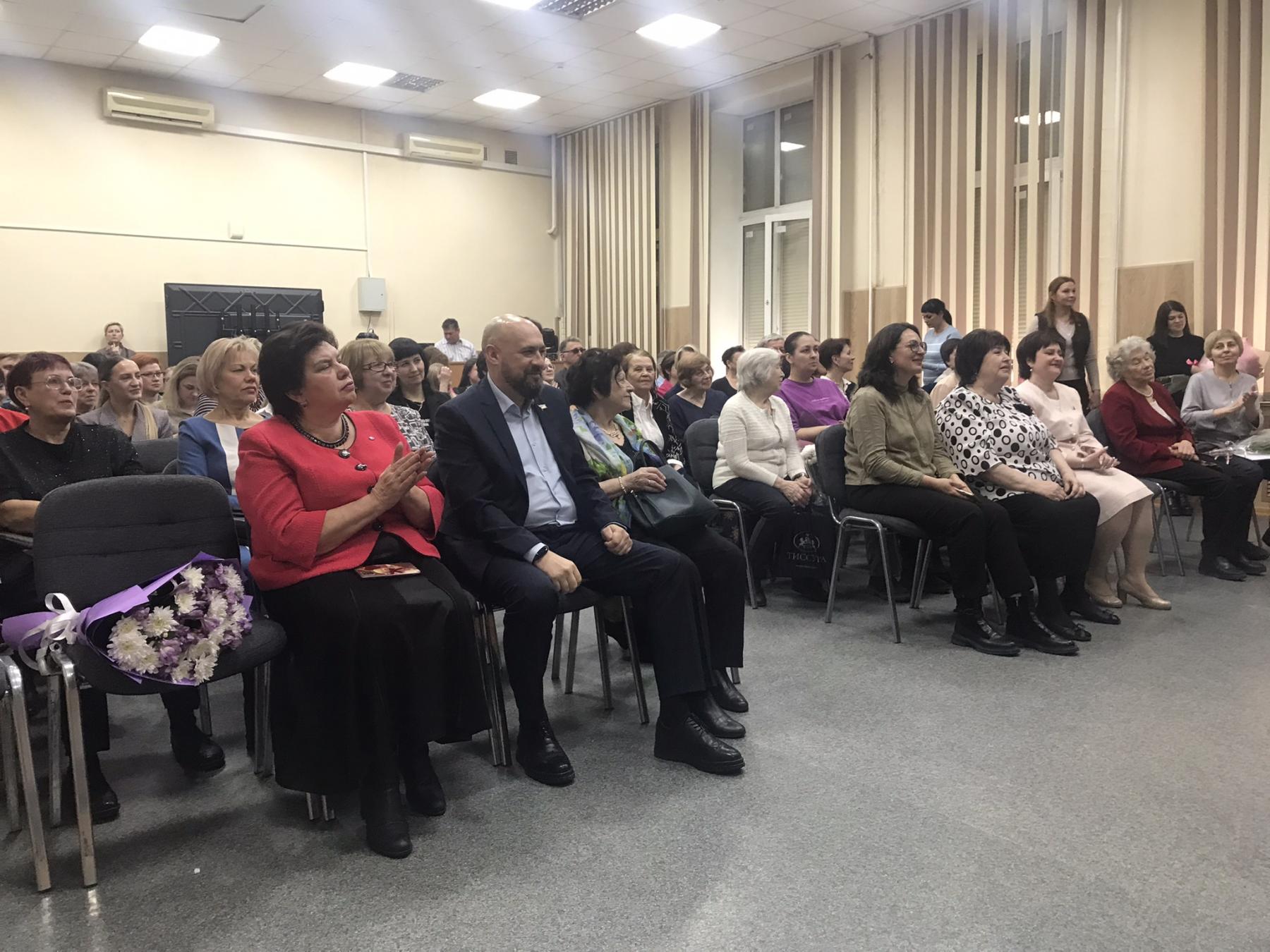 Фото Новосибирский лицей №136 отпраздновал 65-летний юбилей 4