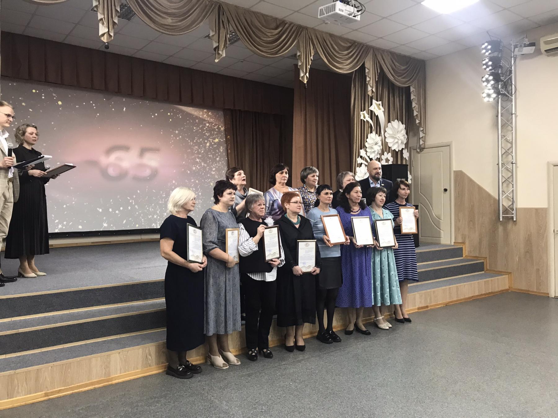 Фото Новосибирский лицей №136 отпраздновал 65-летний юбилей 5