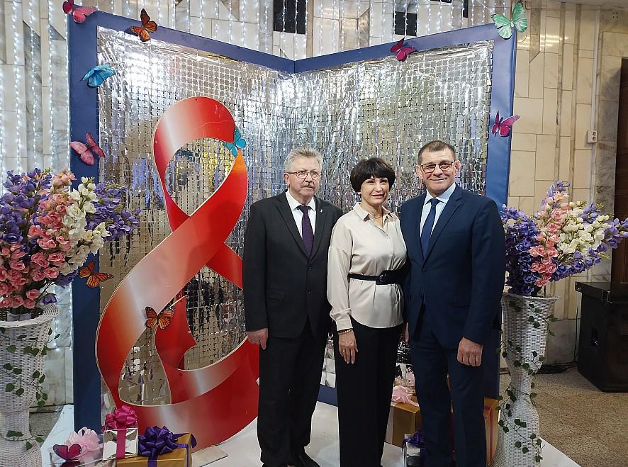 Фото Праздничный концерт для семей участников СВО и волонтеров прошел в Новосибирске 3