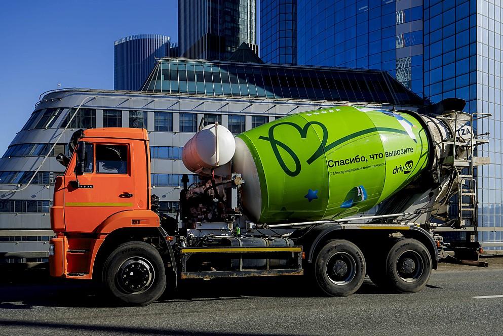 Фото «Это человек за рулём, а не просто исполнитель». Как Drivee и пассажиры по всей России поздравили водителей такси 6