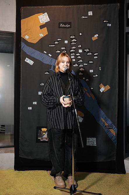 Фото Вышитый конструктивизм. В Новосибирске открылась выставка Саши Браулова «Стежки прогресса» 9