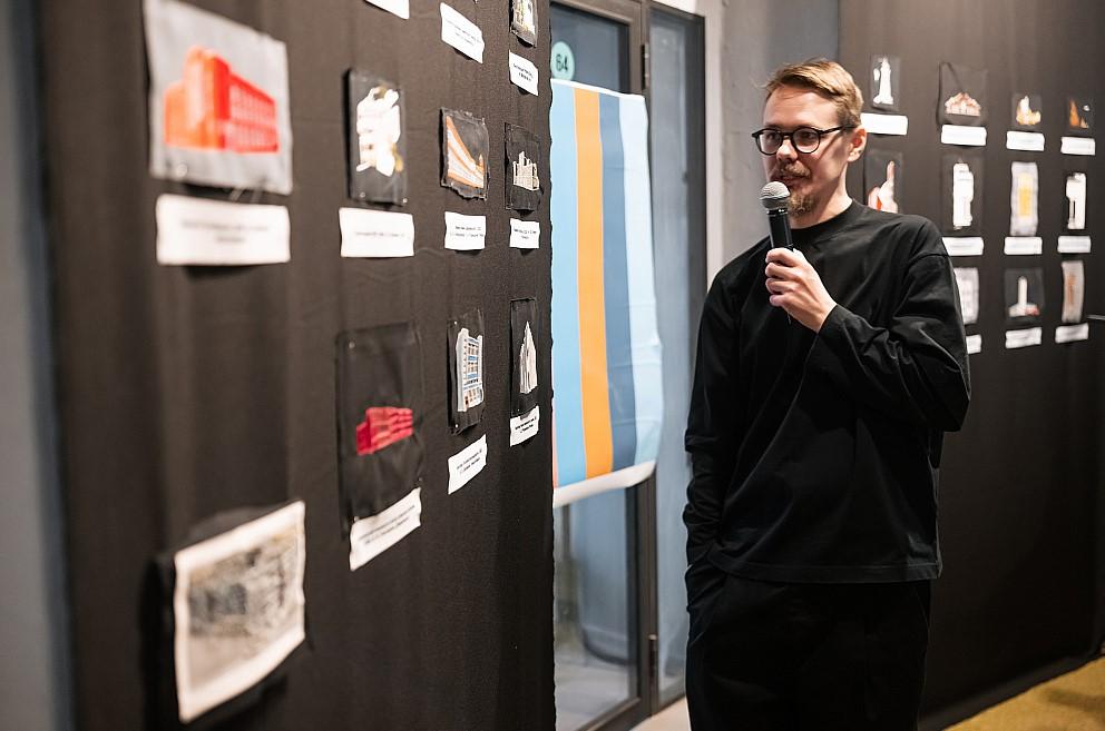 Фото Вышитый конструктивизм. В Новосибирске открылась выставка Саши Браулова «Стежки прогресса» 4