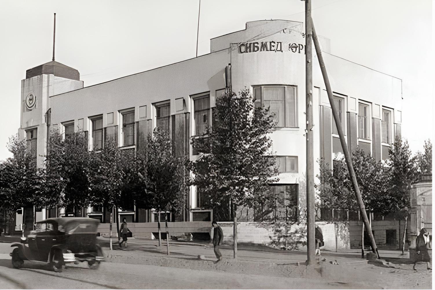 Фото Город, которого нет: архивные кадры исчезнувших зданий Новосибирска 4