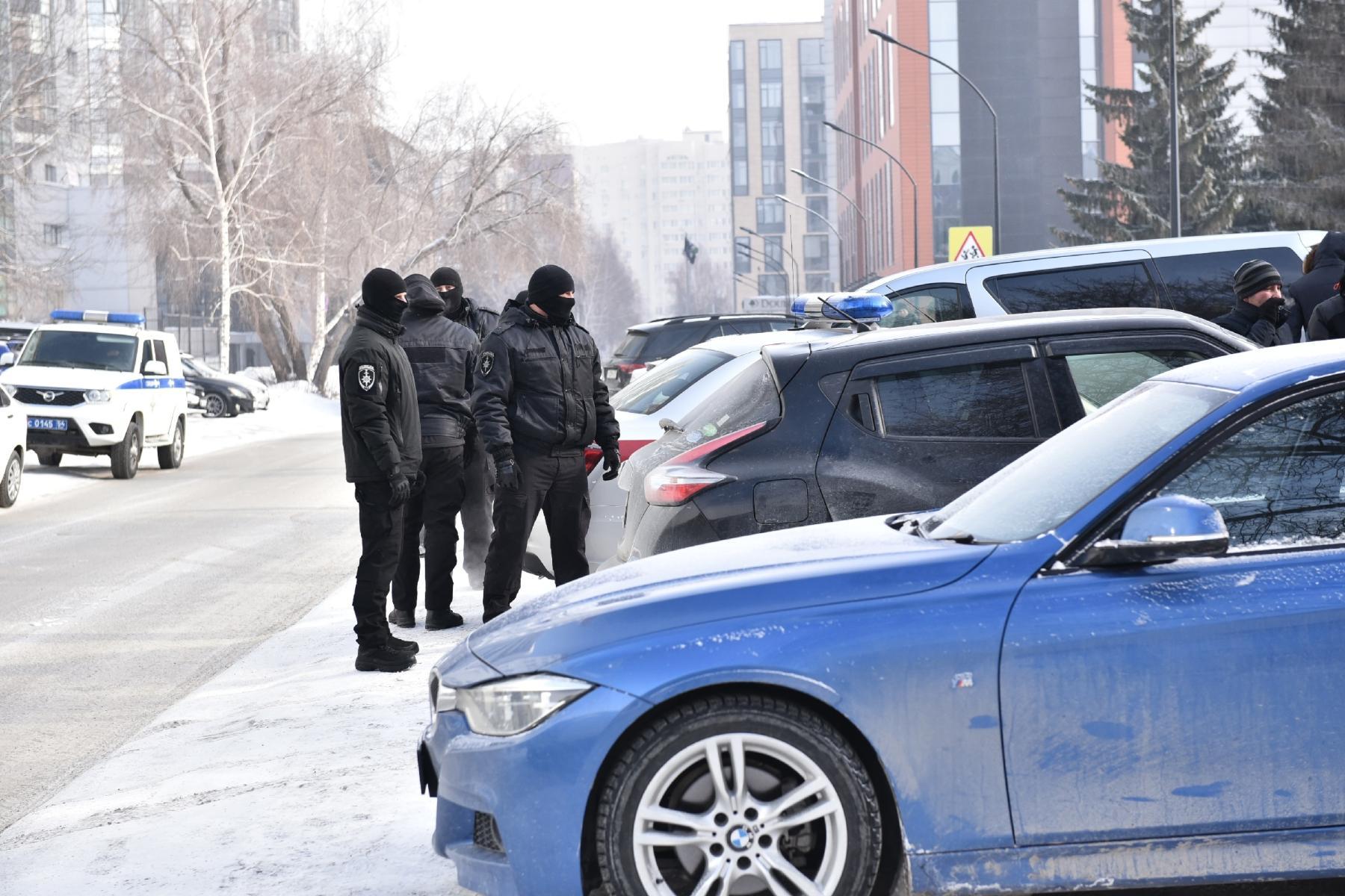 Фото В Новосибирске опубликованы кадры задержания 16 участников митинга против блокировки Telegram 12
