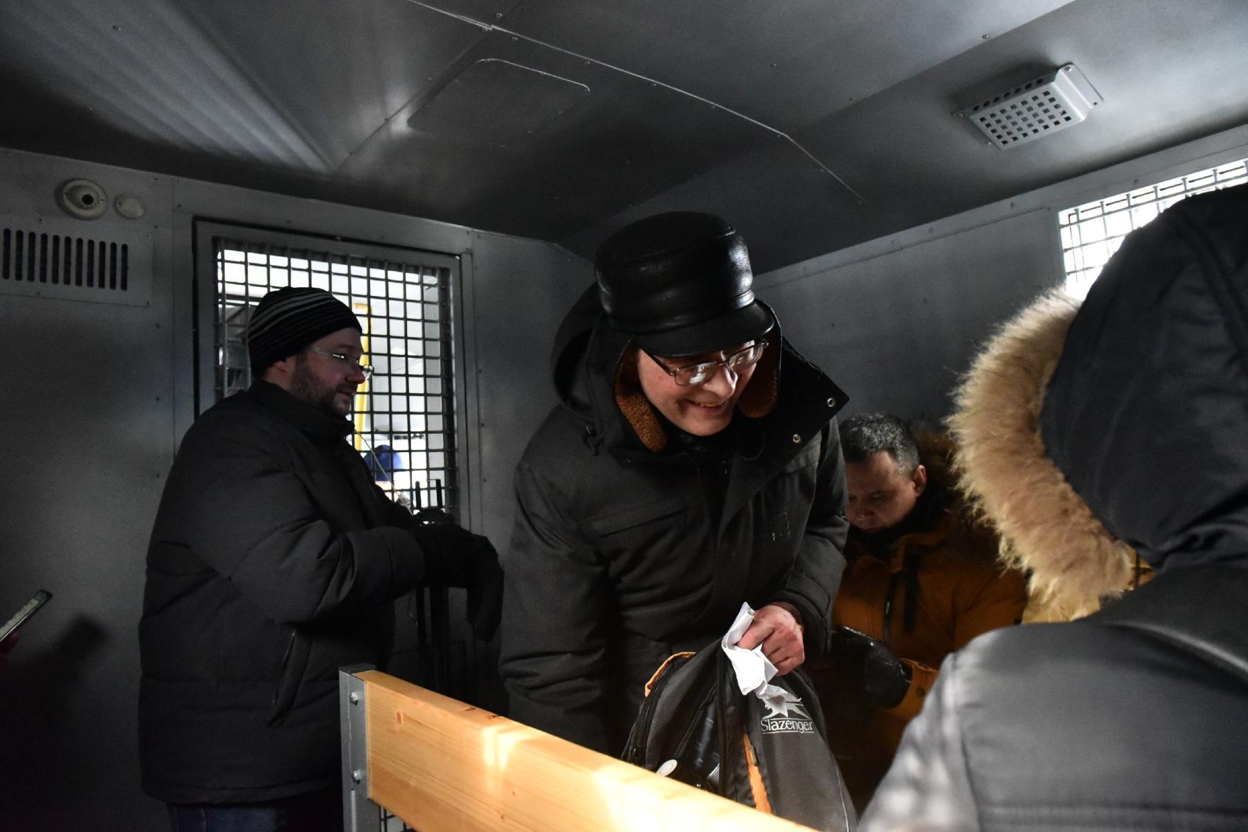 Фото В Новосибирске опубликованы кадры задержания 16 участников митинга против блокировки Telegram 4