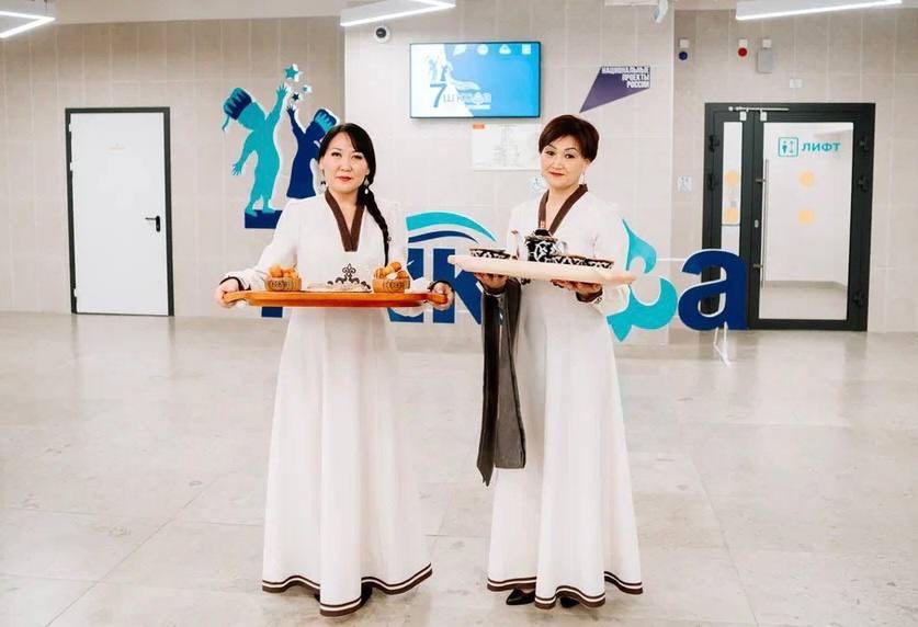 Фото История длиною в век и технологии завтрашнего дня: крупный банк и курорт «Манжерок» поддержали единственную в Республике Алтай национальную школу 3