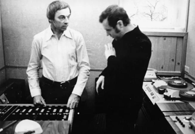 Фото В Новосибирске опубликованы редкие кадры легендарного композитора Александра Зацепина в честь его 100-летия 4