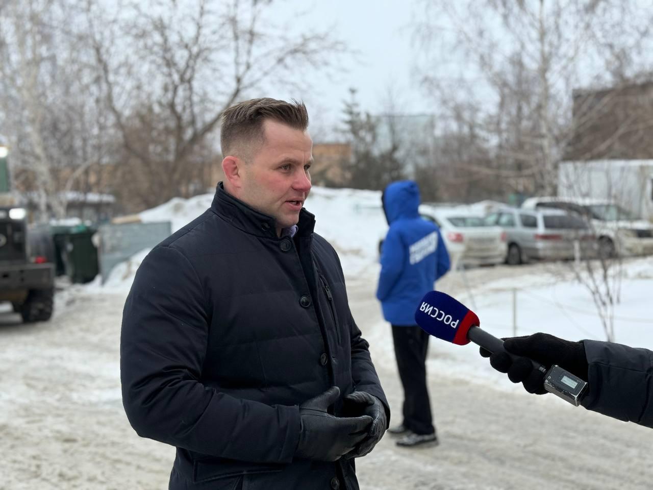 Фото В Новосибирске очистят от снега проезды к школам и детским садам 3