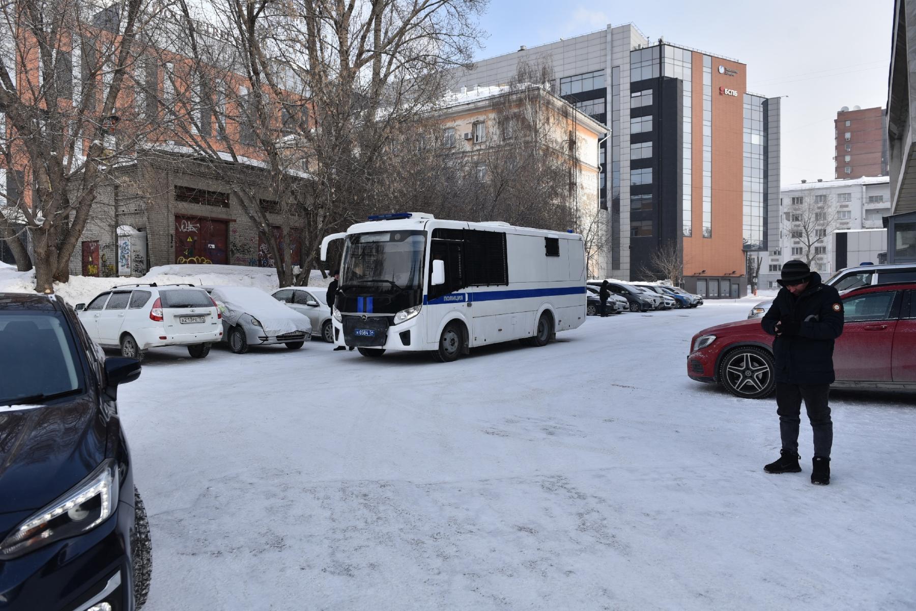 Фото В Новосибирске опубликованы кадры задержания 16 участников митинга против блокировки Telegram 6