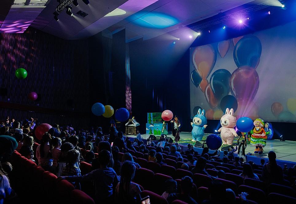 Фото В Новосибирск приходит сказка: новосибирцев ждет встреча с героями и загадочным Лабубу 3