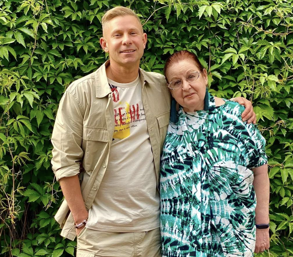 Фото Новосибирские знаменитости показали фото своих мам к 8 Марта 5