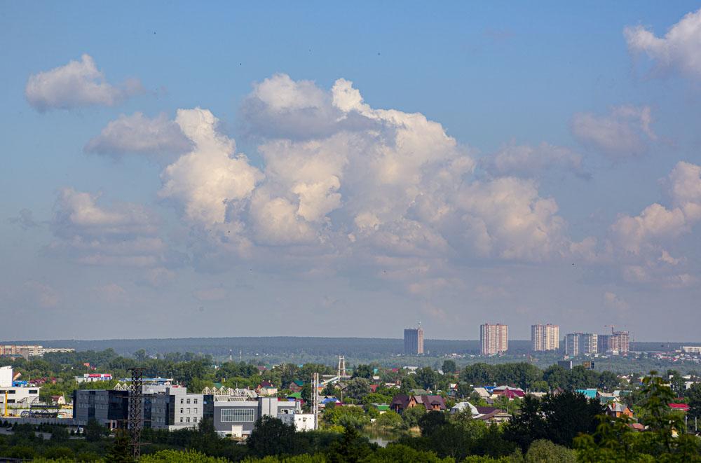 Новосибирске на 14 дней. Ветер Новосибирск. Июнь Новосибирск. 2020 Июнь Жар небо. Пасмурно над Новосибирском фото.