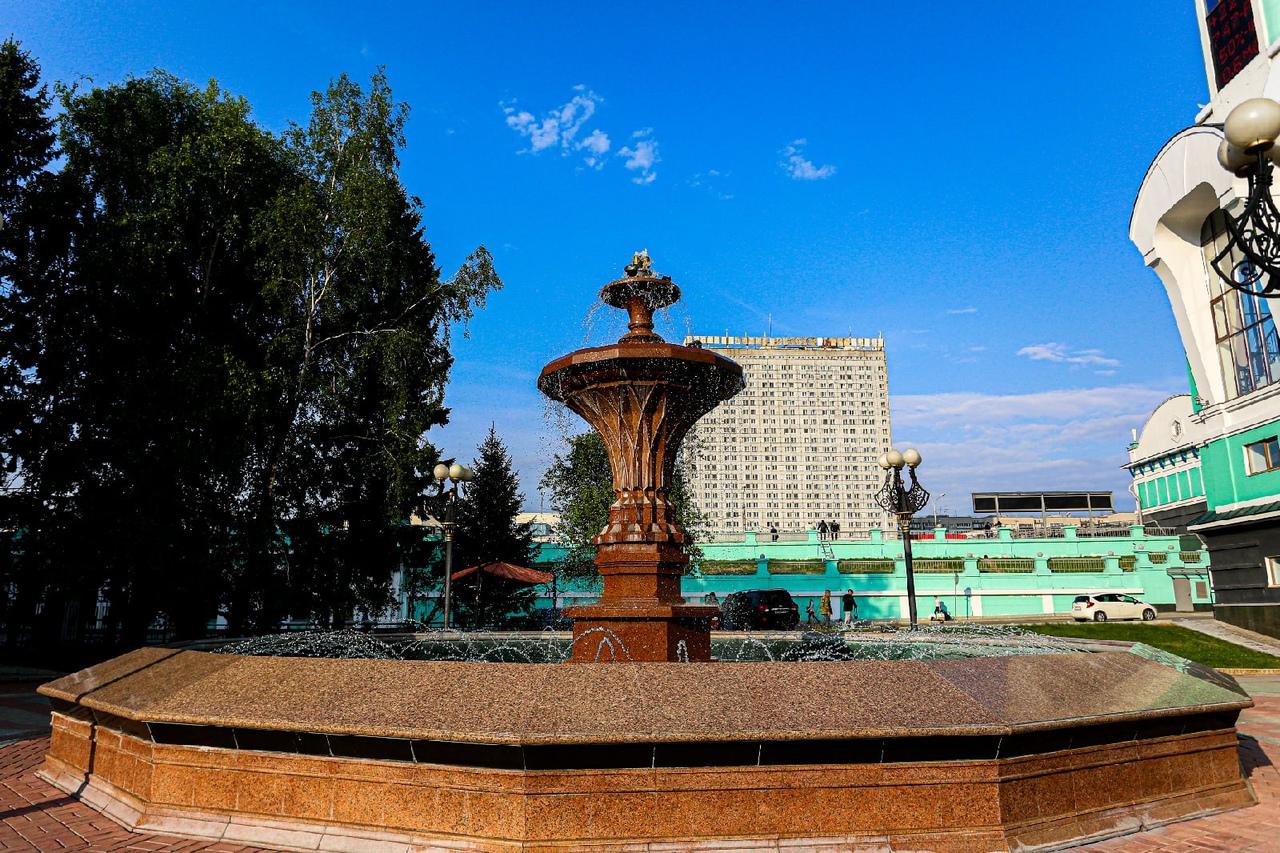 Фото Сезон фонтанов в разгаре в Новосибирске: 10 впечатляющих фото 2