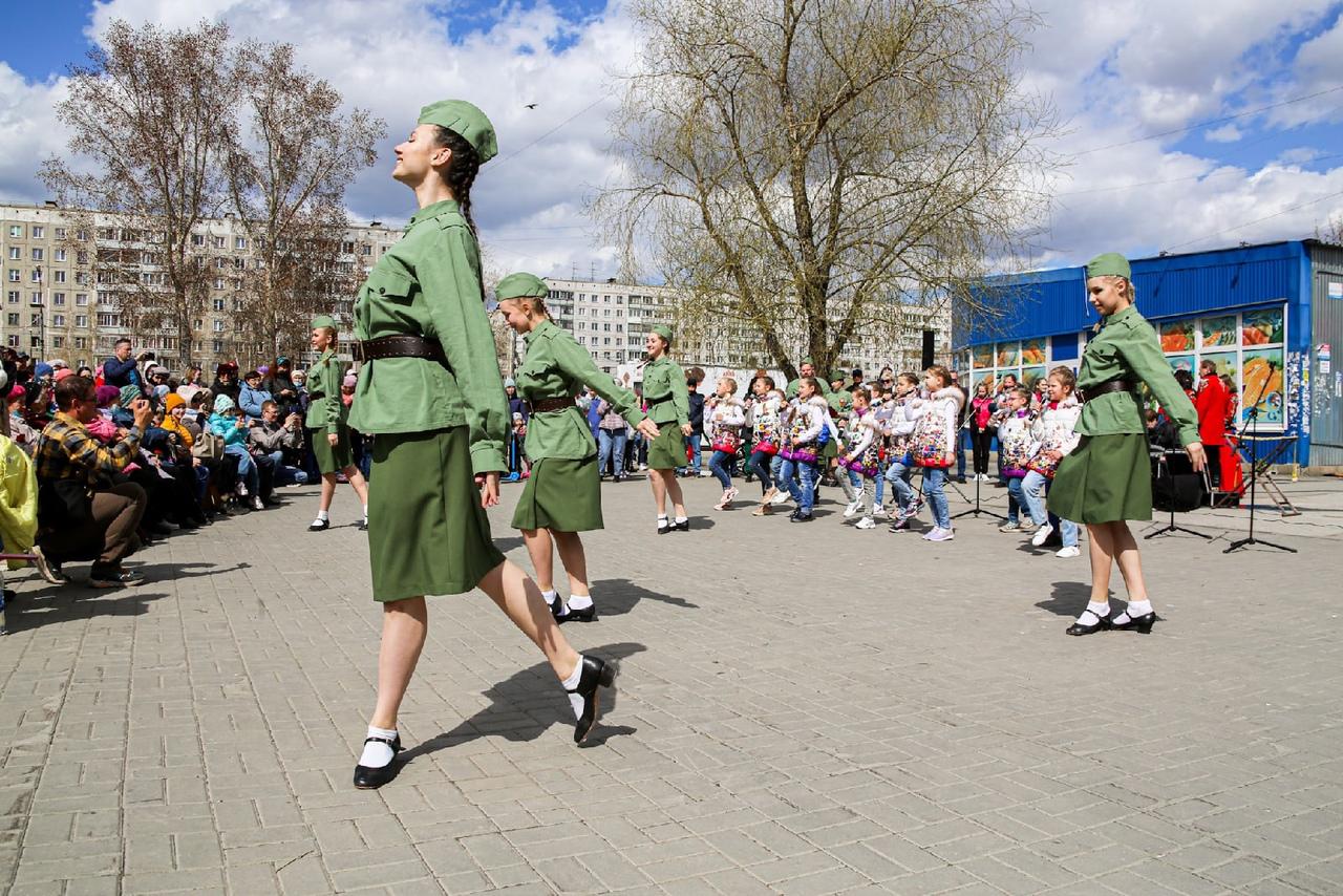 Фото Концерт в честь 9 Мая прошёл на бульваре Победы в Новосибирске 4