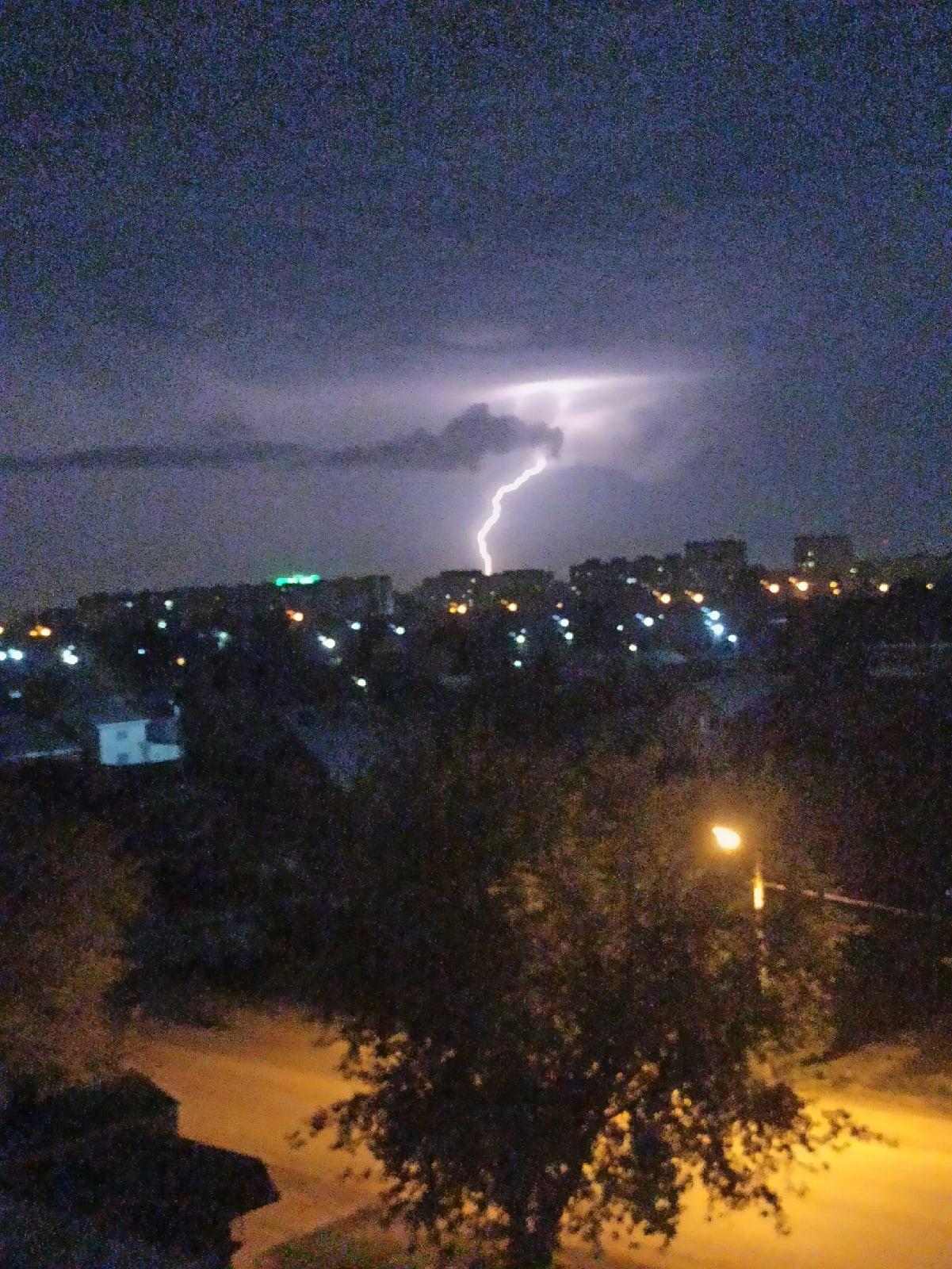 Фото Ночная гроза попала на фото и видео в Новосибирске 3