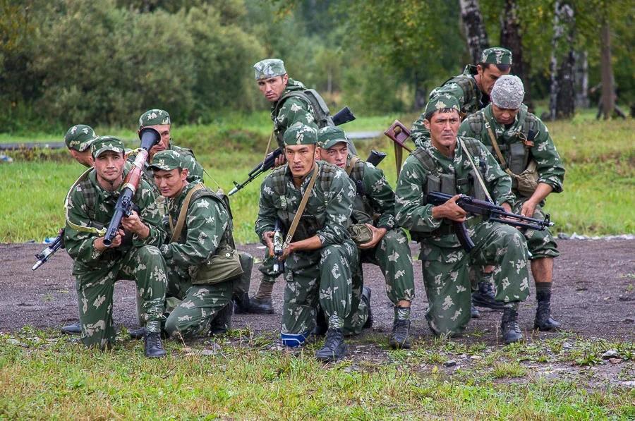 Фото В Новосибирск прибыли 200 военных разведчиков со всей России 2