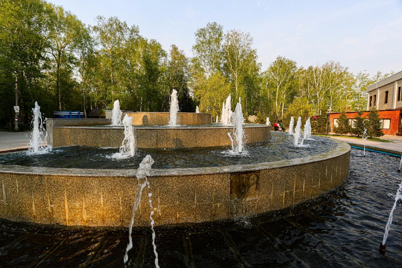 Фото Сезон фонтанов в разгаре в Новосибирске: 10 впечатляющих фото 9