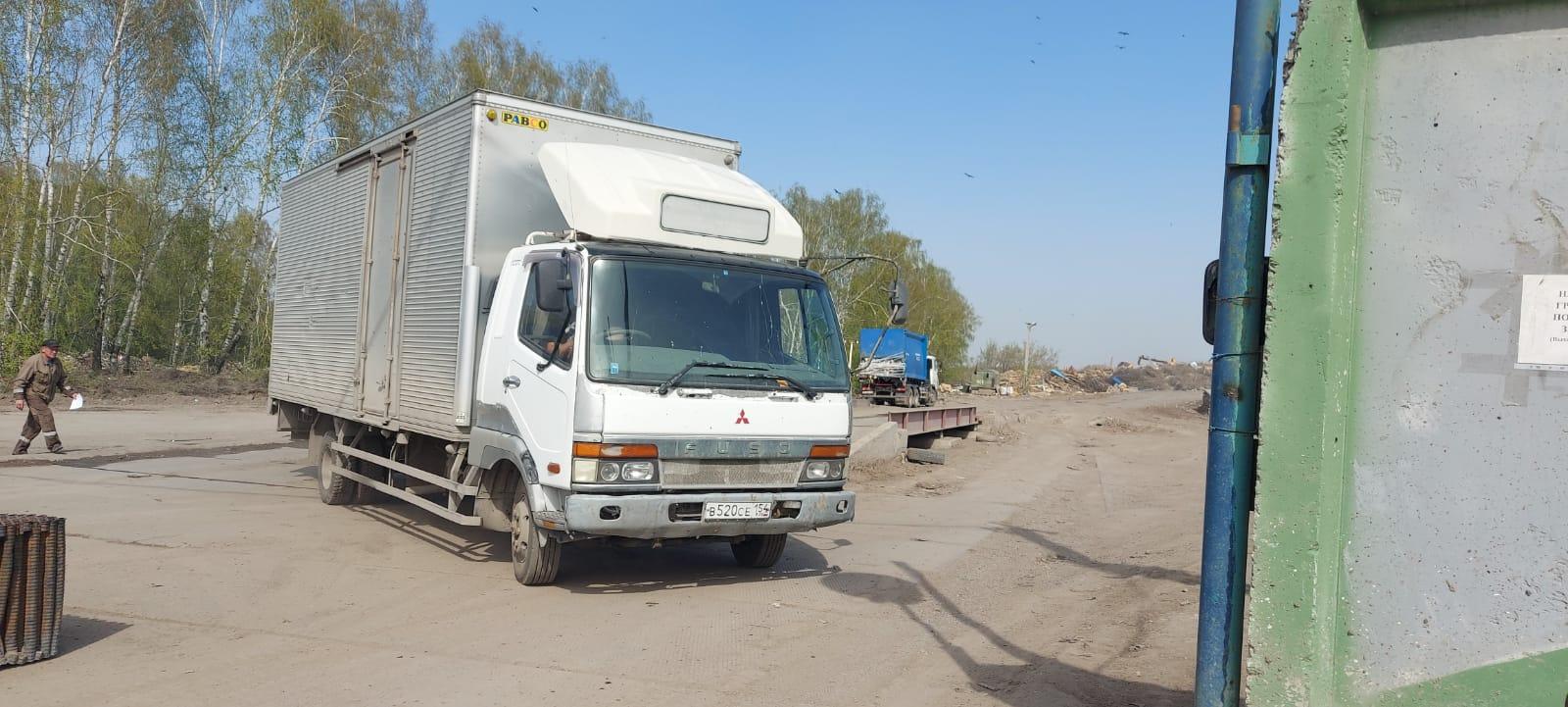 Фото «Перебрать 17 мусоровозов»: следователи выясняют, как на свалке в Новосибирске появился труп младенца 3