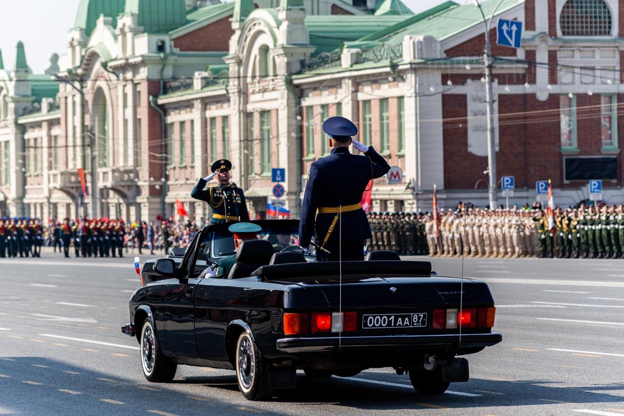 Фото «Этот день мы приближали, как могли»: 20 пронзительных кадров с Парада Победы в Новосибирске 9 Мая 3
