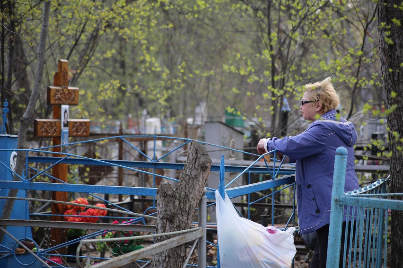 Фото Жители Новосибирска поехали на погосты отметить Радоницу 3 мая 3